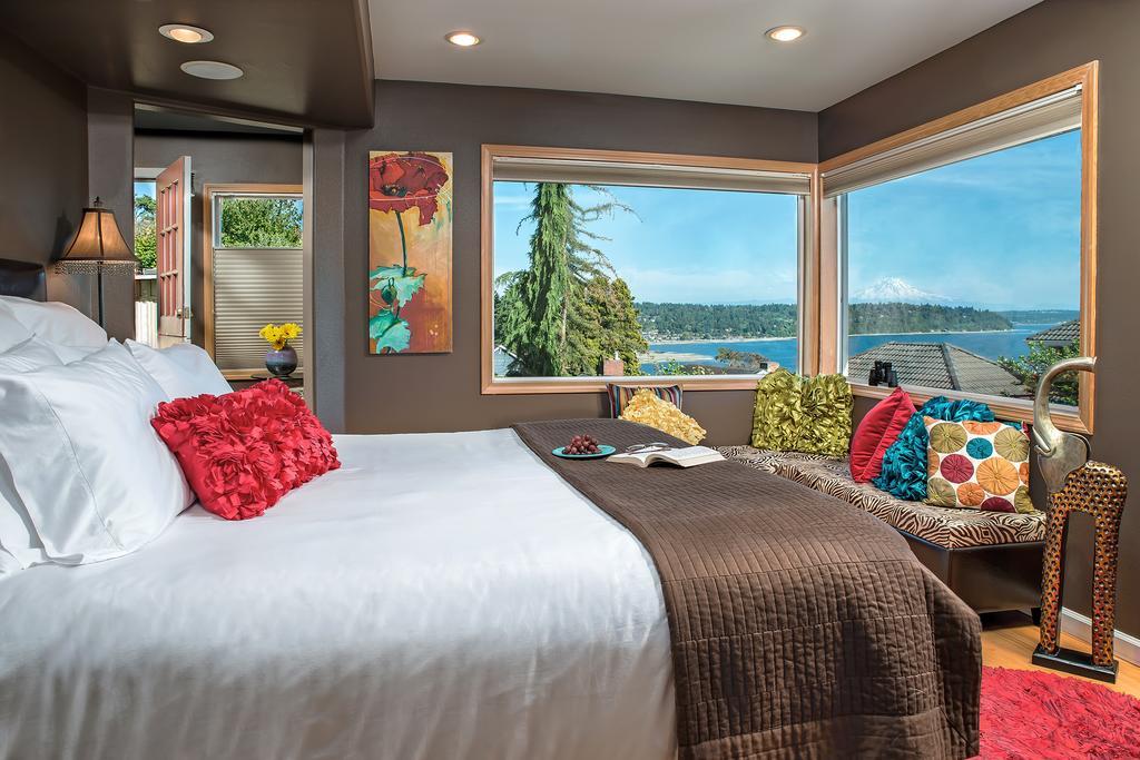 Three Tree Point Bed And Breakfast Burien Exterior photo